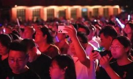 男子爆料景区看表演视频,揭秘背后惊人真相