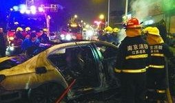 自燃消防车爆料视频,揭秘消防员英勇救援全过程