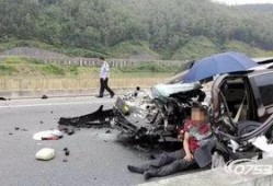 青山湖爆料车祸事件最新,悲剧瞬间，生命无常，紧急救援展开