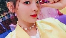 娱乐吃瓜杨超越,从娱乐吃瓜到现象级偶像的蜕变之路